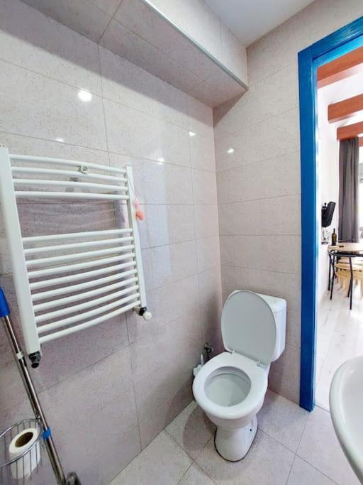 Center Apt. Near Rustaveli Av. Apartment