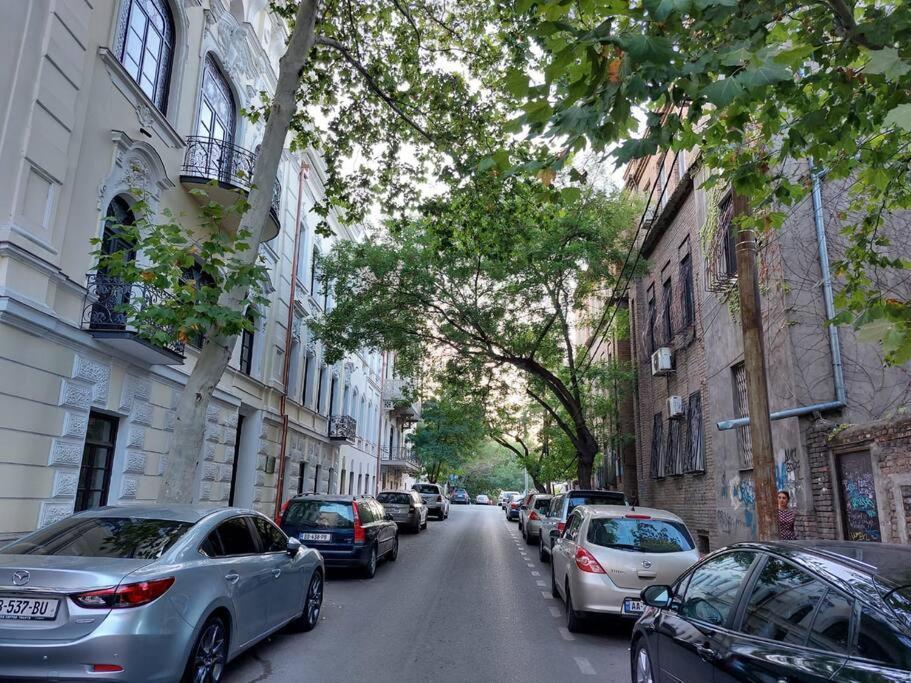 Center Apt. Near Rustaveli Av. * Тбилиси