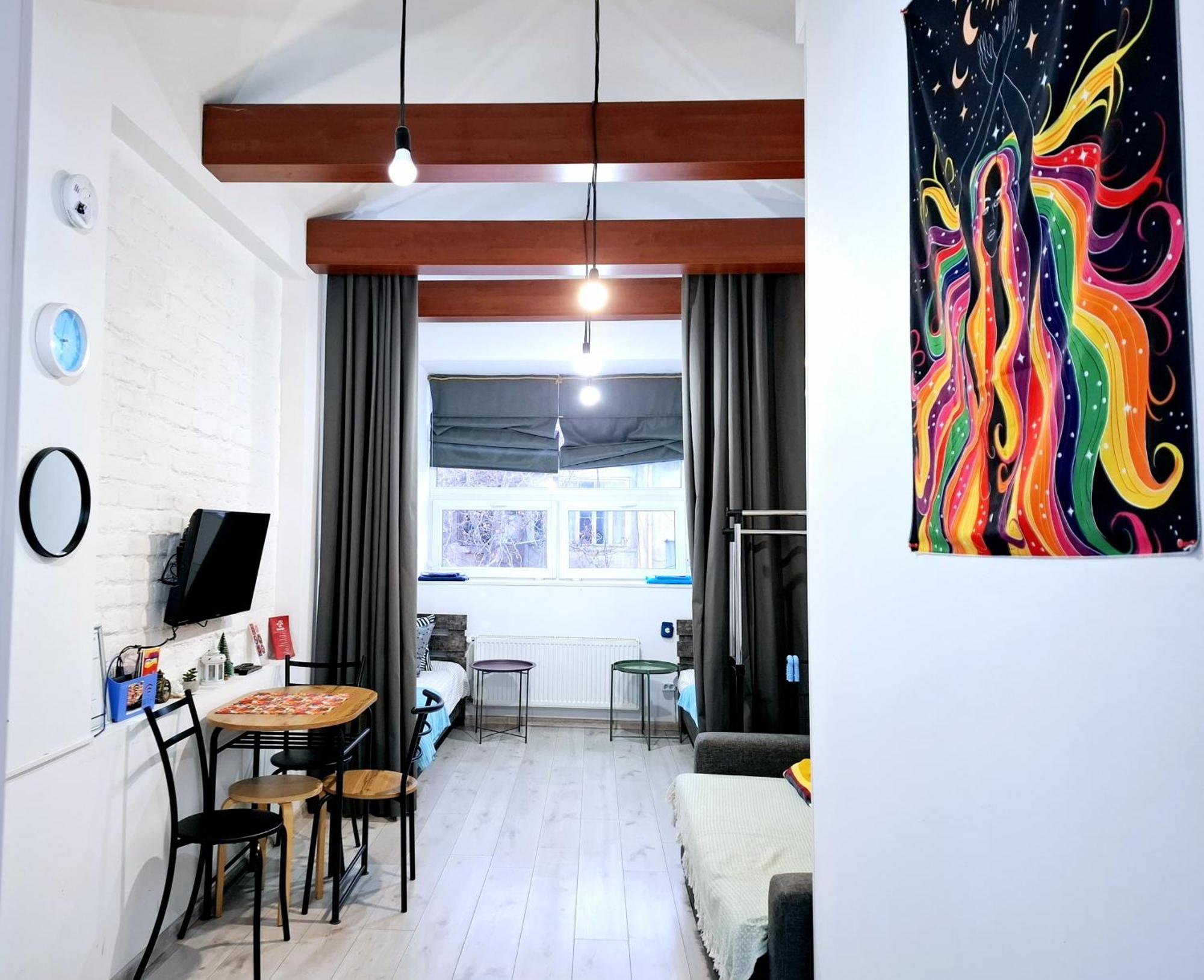 Center Apt. Near Rustaveli Av. Апартаменты Тбилиси